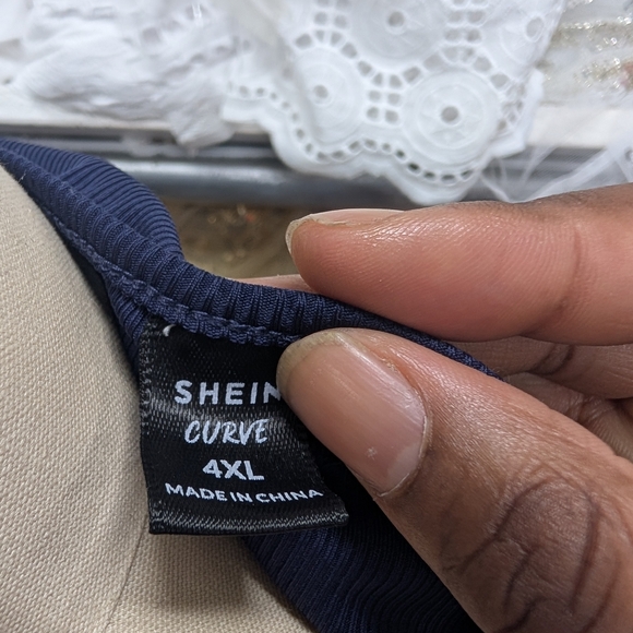 Shein Ruched Top - Picture 5 of 5